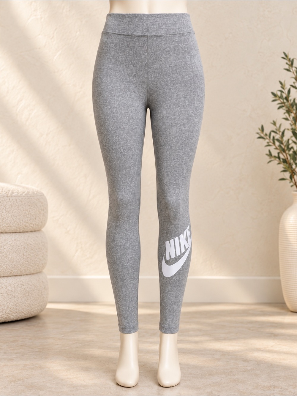 Nike Sportswear Classics High-Waisted Graphic Leggings NWT Grey Heather Size M